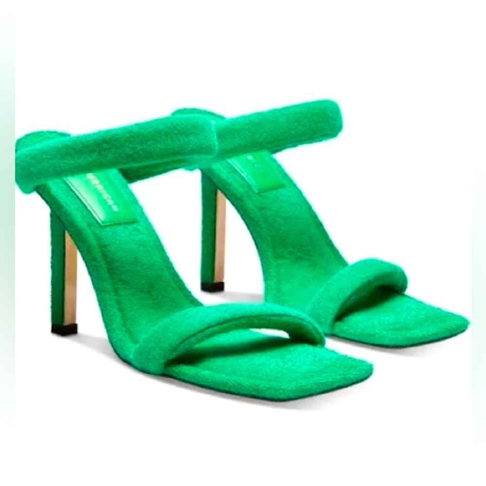 💚 NIB! Good American Terry Slip On Sandals